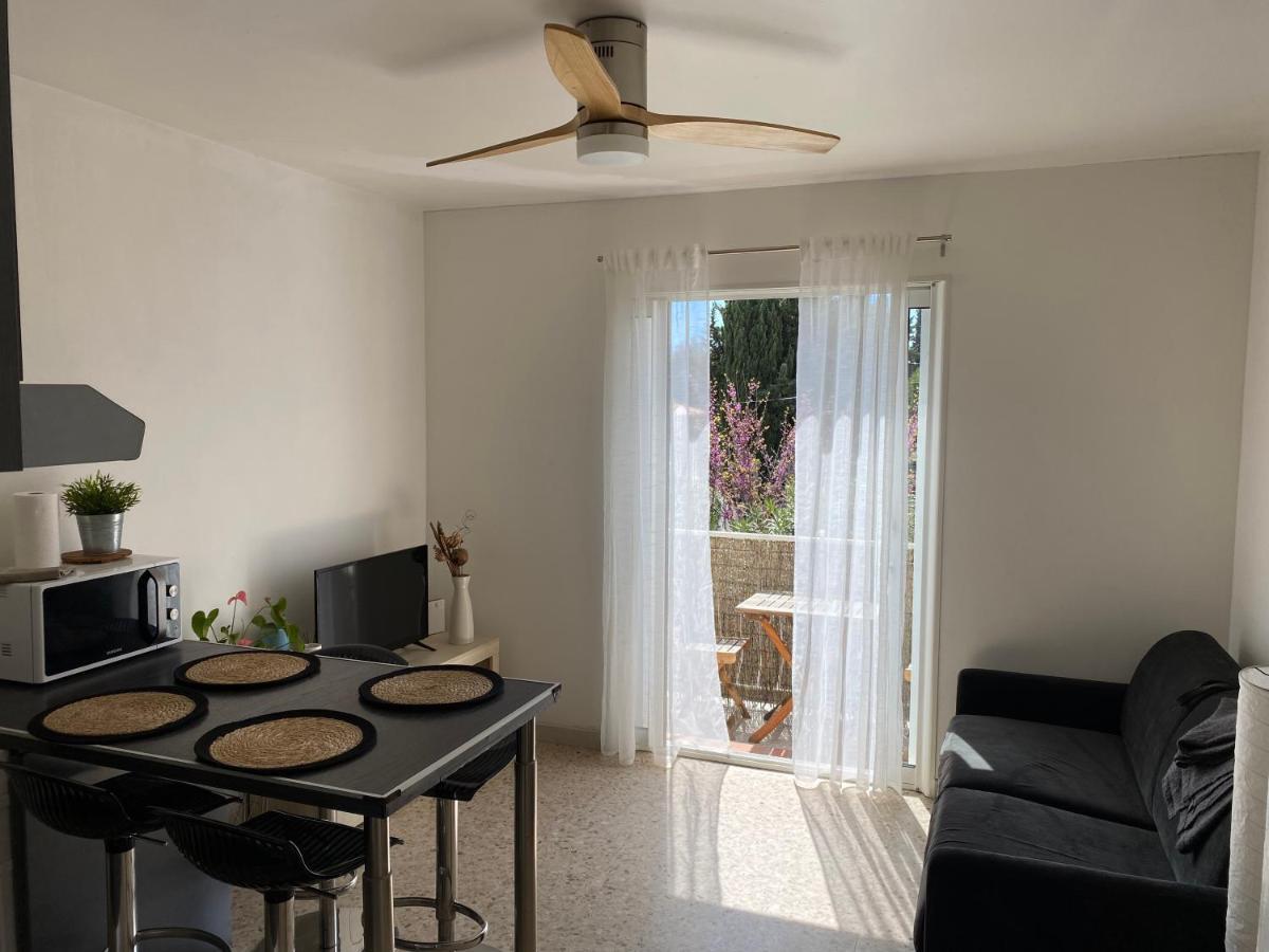 Les Lilas Hyeres Exterior photo